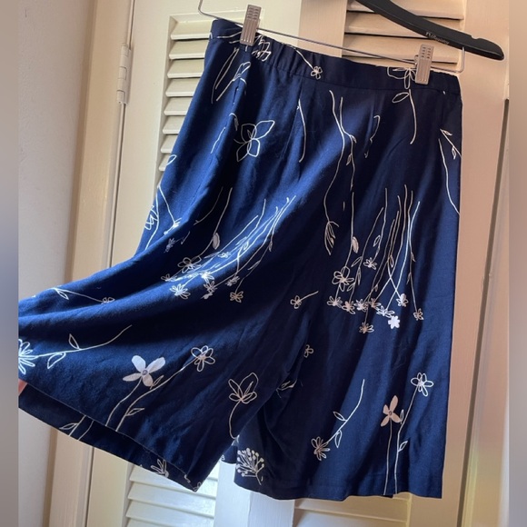 Vintage Navy Blue Skort (Vintage Size 10 *wears like size 6) - Picture 2 of 4